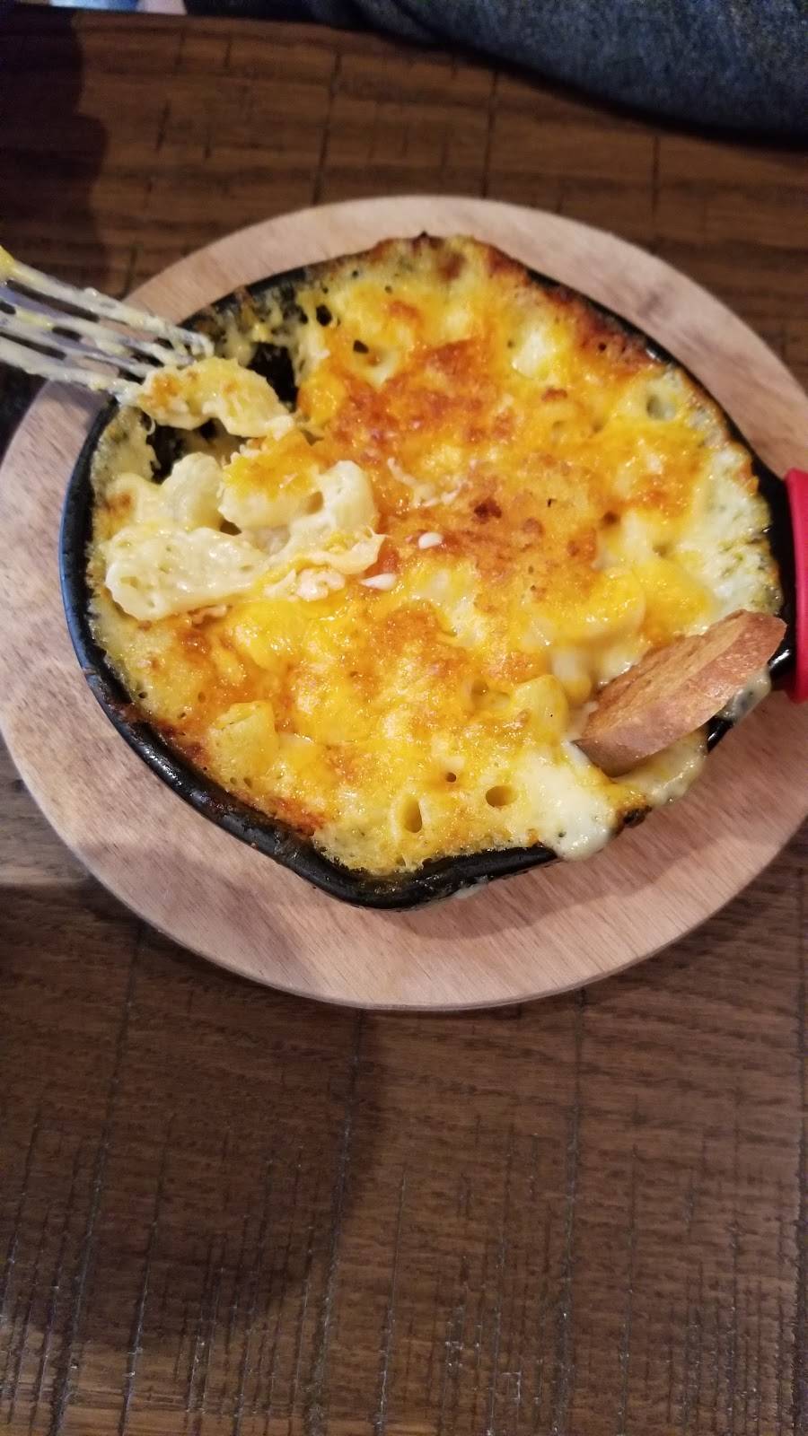 MACS (Macaroni And Cheese Shop) Oak Creek | restaurant | 120 W Town Square Way STE 500, Oak Creek, WI 53154, USA | 4142157733 OR +1 414-215-7733
