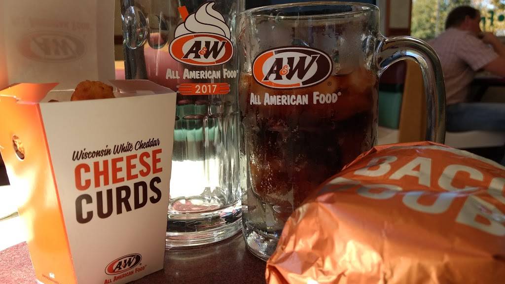 A&W Restaurant | restaurant | 9125 Atlantic Dr SW, Cedar Rapids, IA 52404, USA | 3196324649 OR +1 319-632-4649