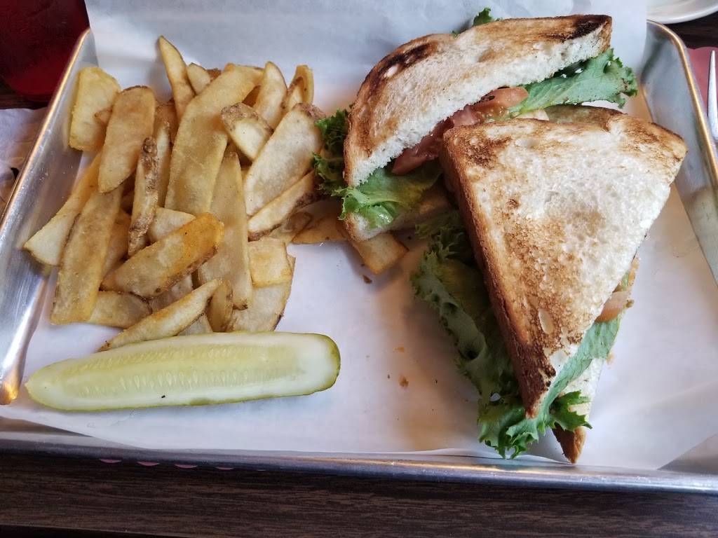 Uncle Larrys Rustic Inn | restaurant | 3327 Lake Dr, Hartford, WI 53027, USA | 2624572038 OR +1 262-457-2038