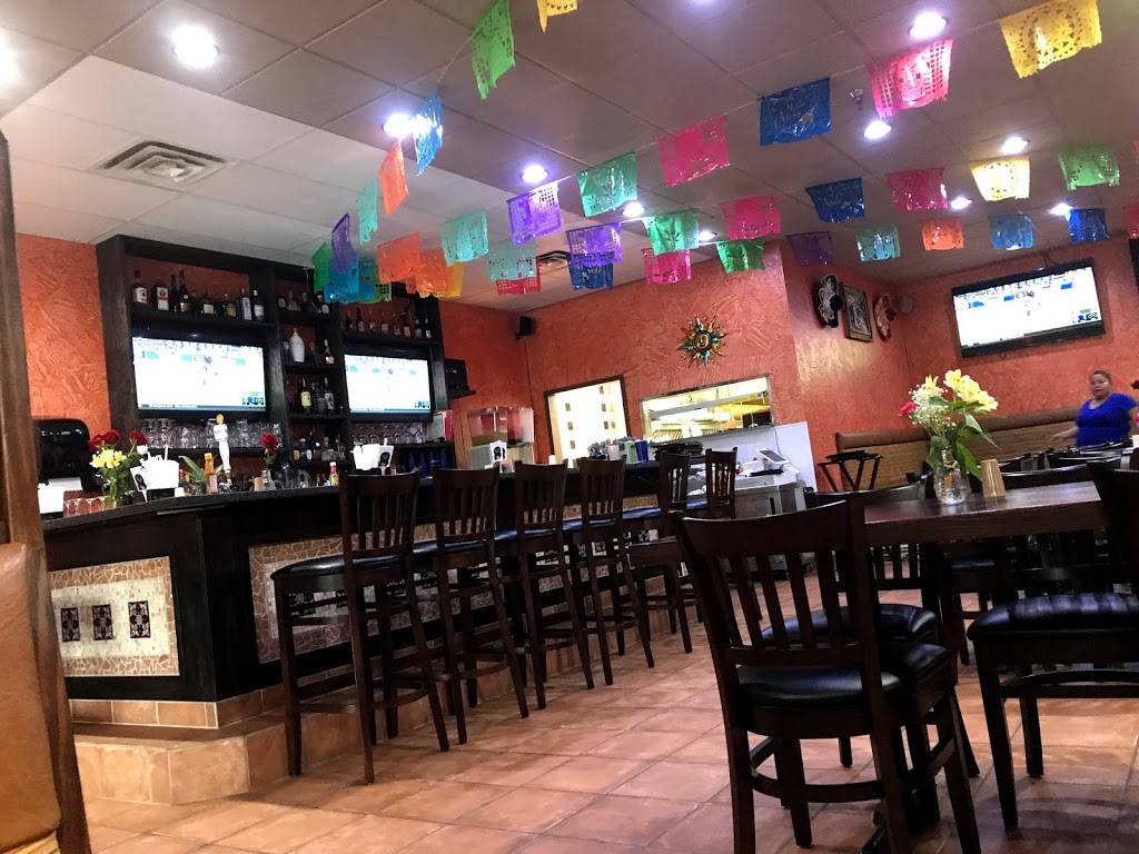 Cielito Lindo Mexican Restaurant | restaurant | 1981 Silver Bell Rd #1200, Eagan, MN 55122, USA | 6516880811 OR +1 651-688-0811