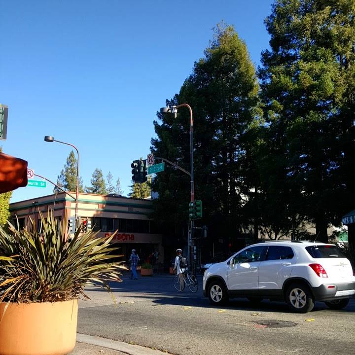 Starbucks | cafe | 200 D St, Santa Rosa, CA 95404, USA | 7075770665 OR +1 707-577-0665