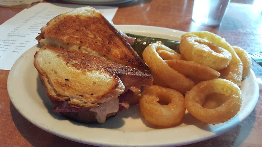 Winstons Raw Bar & Grill | restaurant | 1620 Cedar Rd suit# 104, Chesapeake, VA 23323, USA | 7574363833 OR +1 757-436-3833