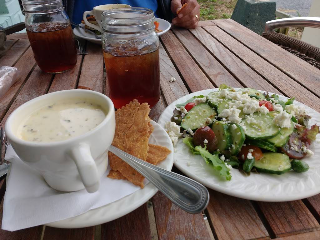 Harvest Table Restaurant | restaurant | 13180 Meadowview Square, Meadowview, VA 24361, USA | 2769445142 OR +1 276-944-5142