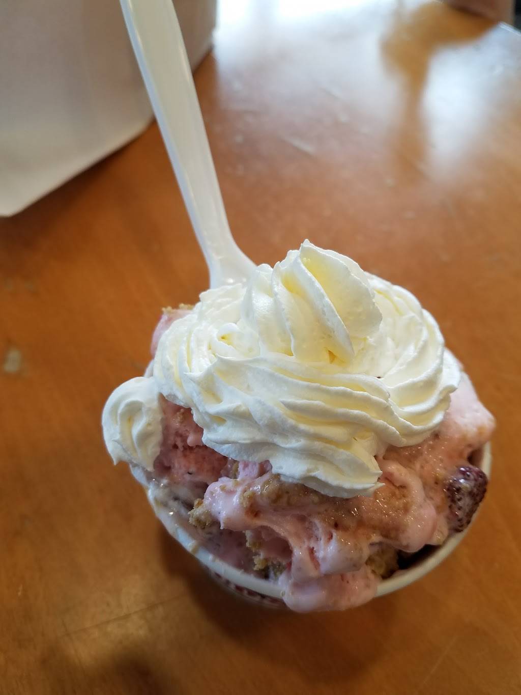 Cold Stone Creamery | bakery | 4540 W Main St, Kalamazoo, MI 49006, USA | 2693430940 OR +1 269-343-0940