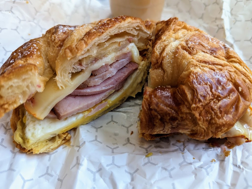 Town Center Cold Pressed - The Main | cafe | 100 E Main St, Norfolk, VA 23510, USA | 7579043986 OR +1 757-904-3986