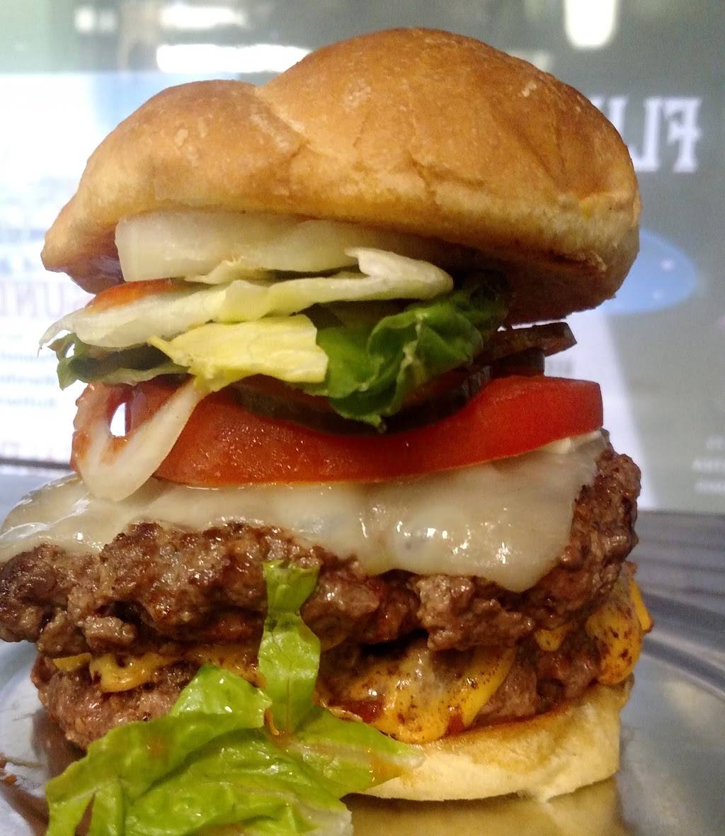 Speedtrap Diner | restaurant | 310 E Main St, Woodville, OH 43469, USA | 4198493665 OR +1 419-849-3665