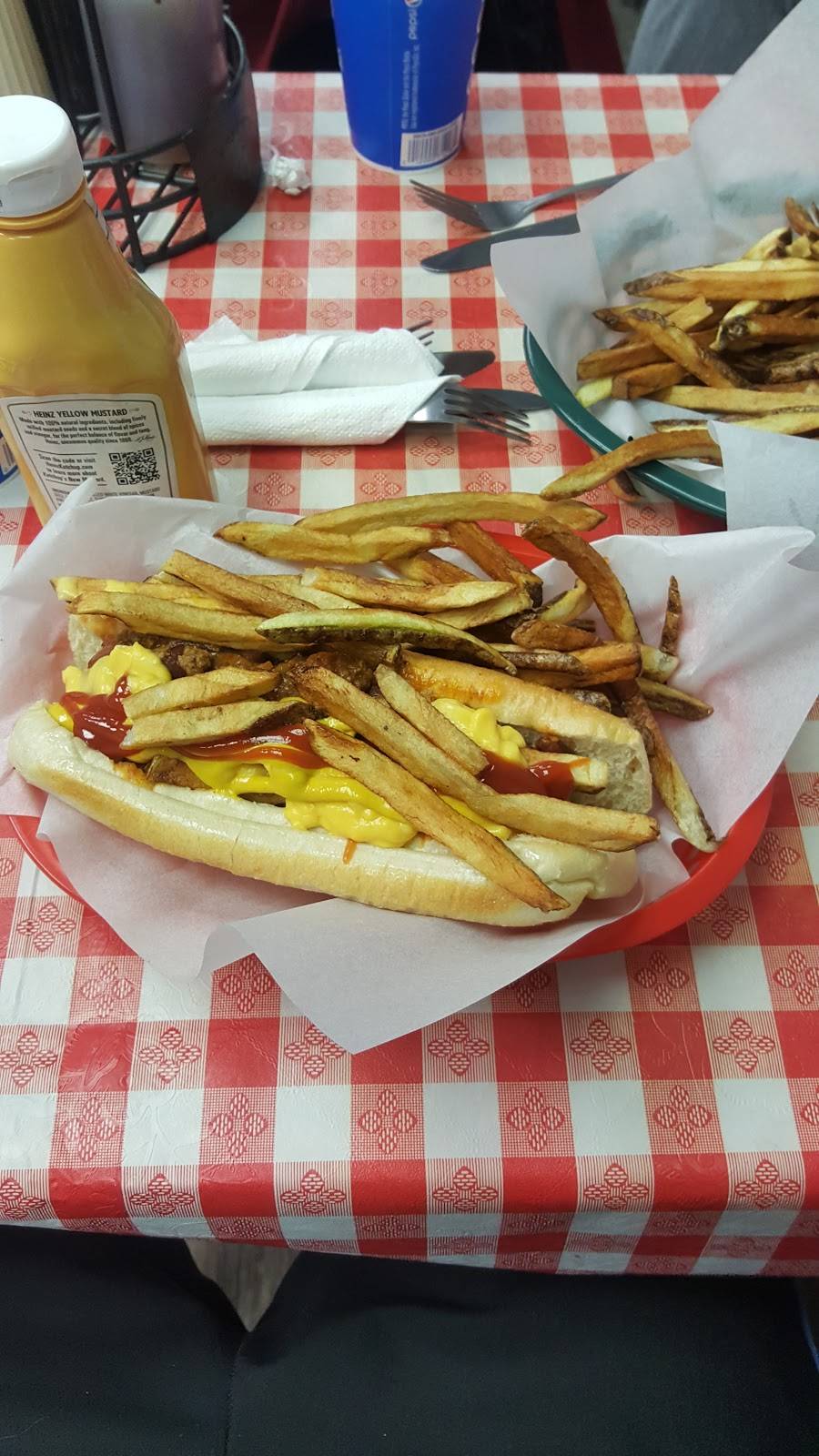 Defender Doggs | restaurant | 1951 Hubbard Rd, Madison, OH 44057, USA | 4403074294 OR +1 440-307-4294