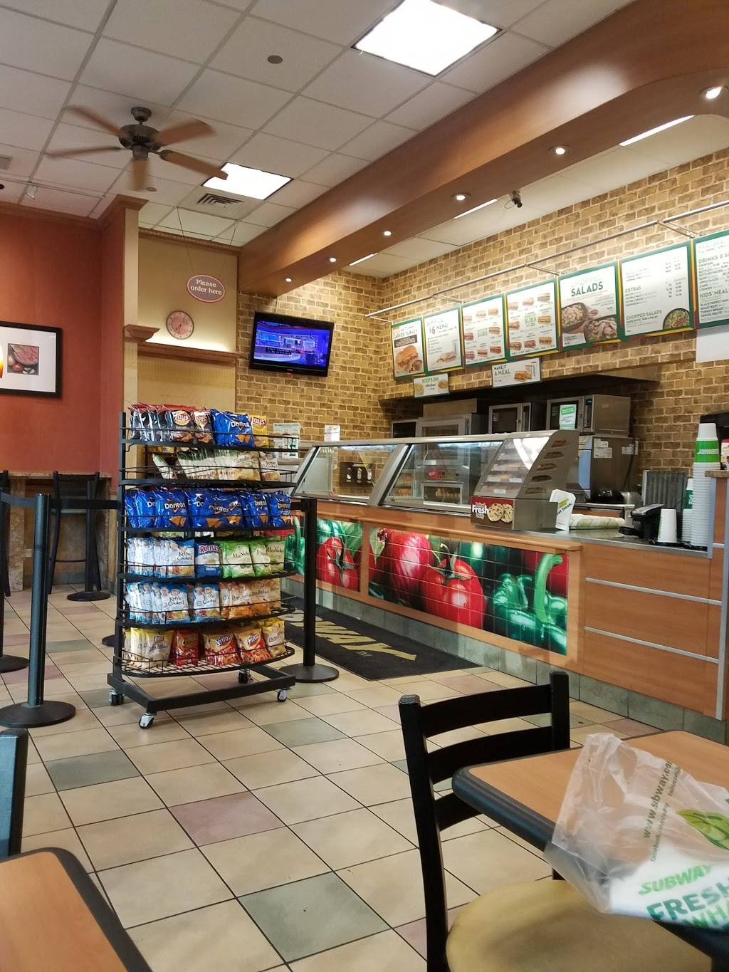 Subway Restaurants | restaurant | 511 N Mc Clurg Ct, Chicago, IL 60611, USA | 3126442811 OR +1 312-644-2811