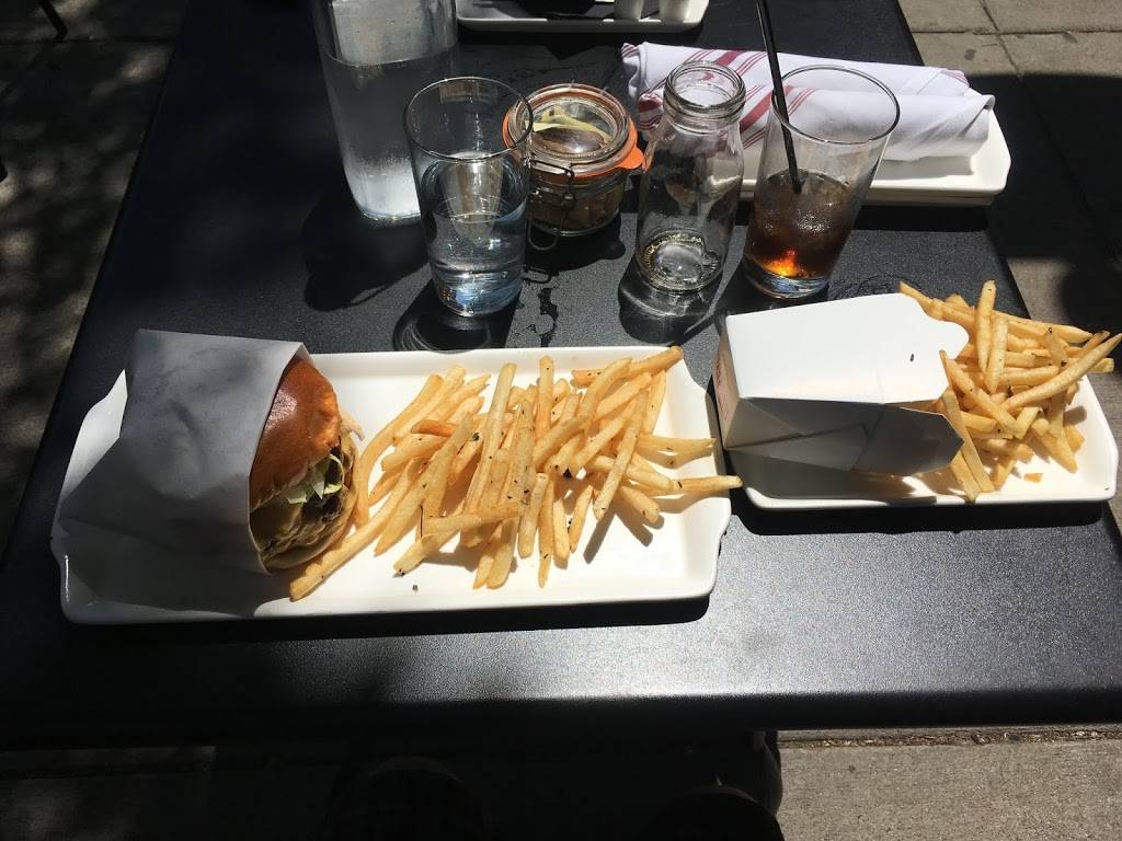 25 Degrees Chicago | restaurant | 736 N Clark St, Chicago, IL 60654, USA | 3129439700 OR +1 312-943-9700