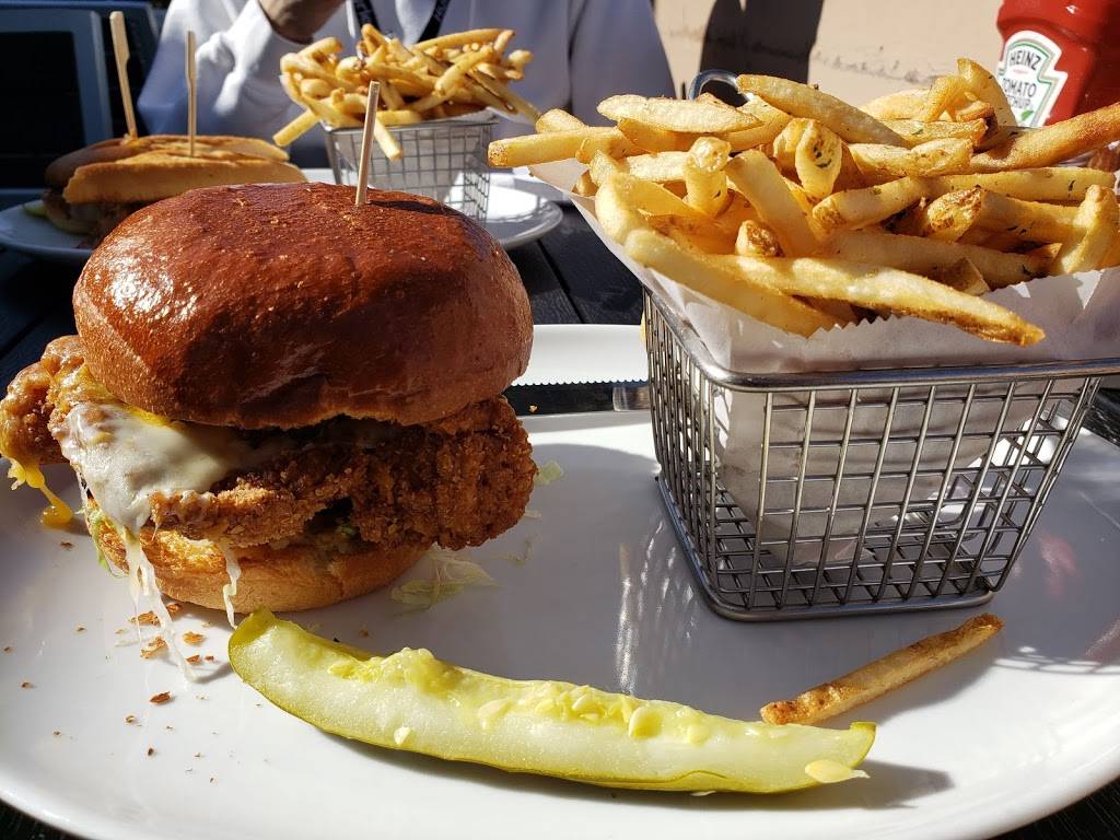 Camarillo Airport Waypoint Cafe | restaurant | 325 Durley Ave, Camarillo, CA 93010, USA | 8053882535 OR +1 805-388-2535