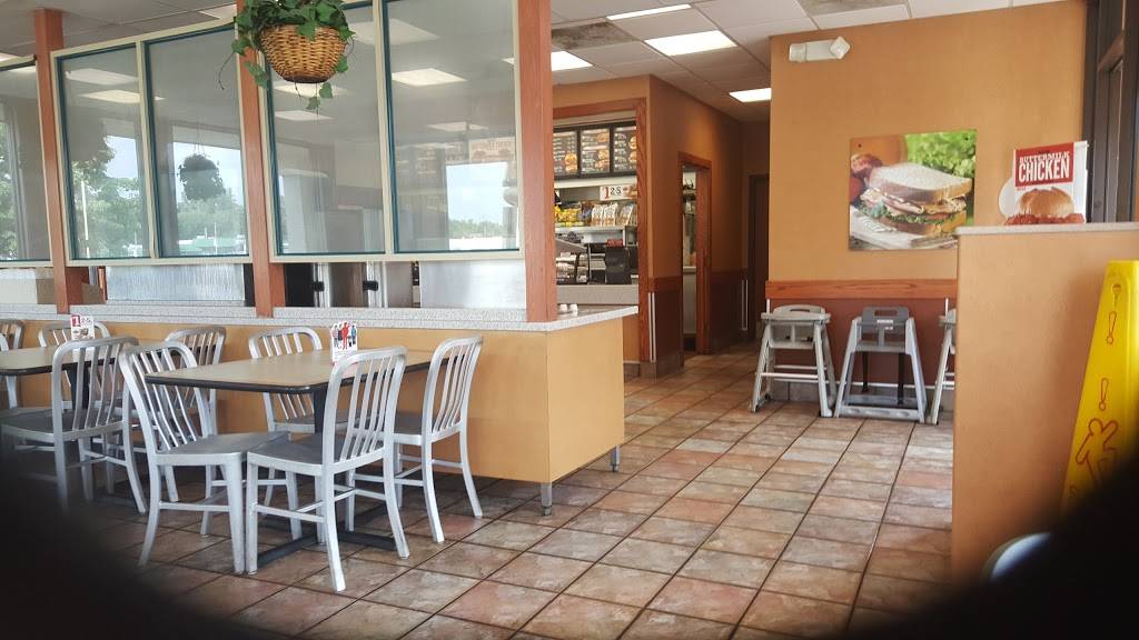 Arbys | meal takeaway | 4515 S Noland Rd, Independence, MO 64055, USA | 8163739368 OR +1 816-373-9368