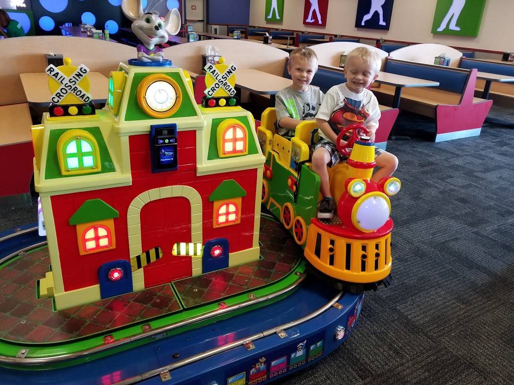 Chuck E. Cheese | restaurant | 2201 Interstate Dr, Norman, OK 73069, USA | 4053668200 OR +1 405-366-8200