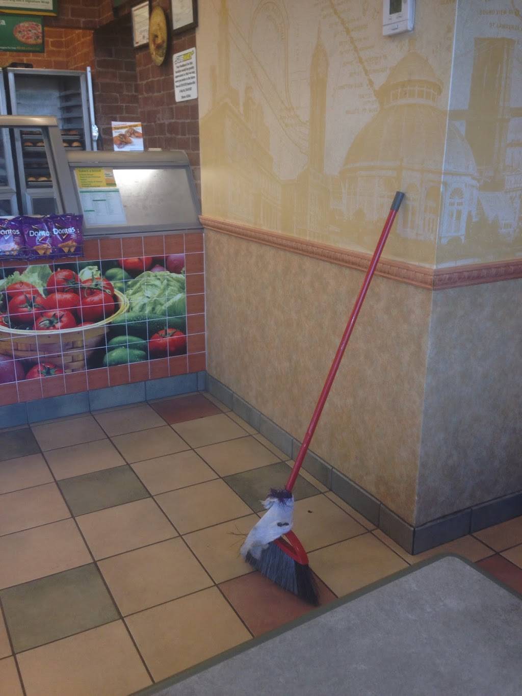 Subway Restaurants | restaurant | Oak Grove Center, 23070 Oakgrove Rd Unit 155, Sterling, VA 20166, USA | 7034373027 OR +1 703-437-3027