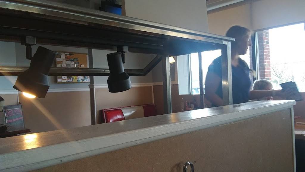 Route 352 Diner | restaurant | 4233 Edgmont Ave, Brookhaven, PA 19015, USA | 6108720212 OR +1 610-872-0212