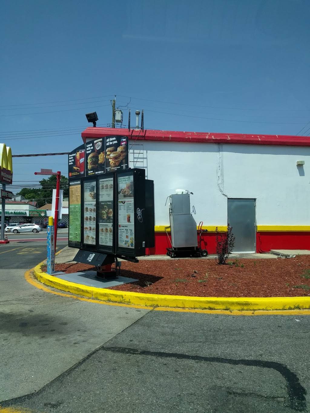 McDonalds | cafe | 1388 Hylan Blvd, Staten Island, NY 10305, USA | 7189805028 OR +1 718-980-5028