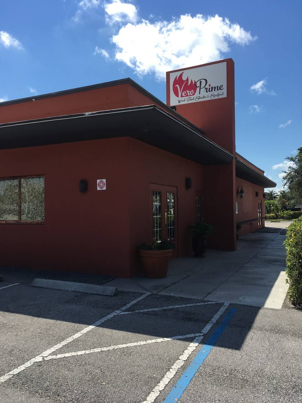 Vero Prime | restaurant | 2023 14th Ave, Vero Beach, FL 32960, USA | 7722267870 OR +1 772-226-7870