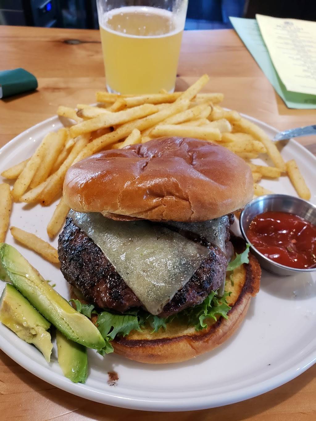 Hacienda Beer Co. North Ave Taproom | restaurant | 2018 E North Ave, Milwaukee, WI 53211, USA | 4142967200 OR +1 414-296-7200