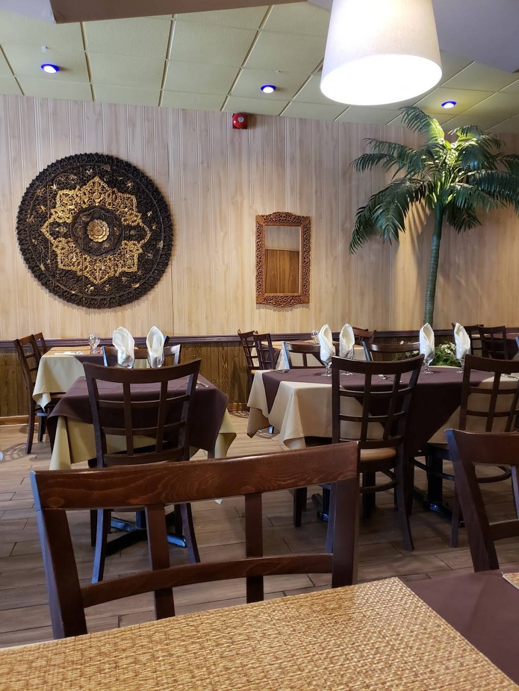 Thai Signature | restaurant | 203 Lakeshore Rd E, Mississauga, ON L5G 1G2, Canada | 9052787889 OR +1 905-278-7889