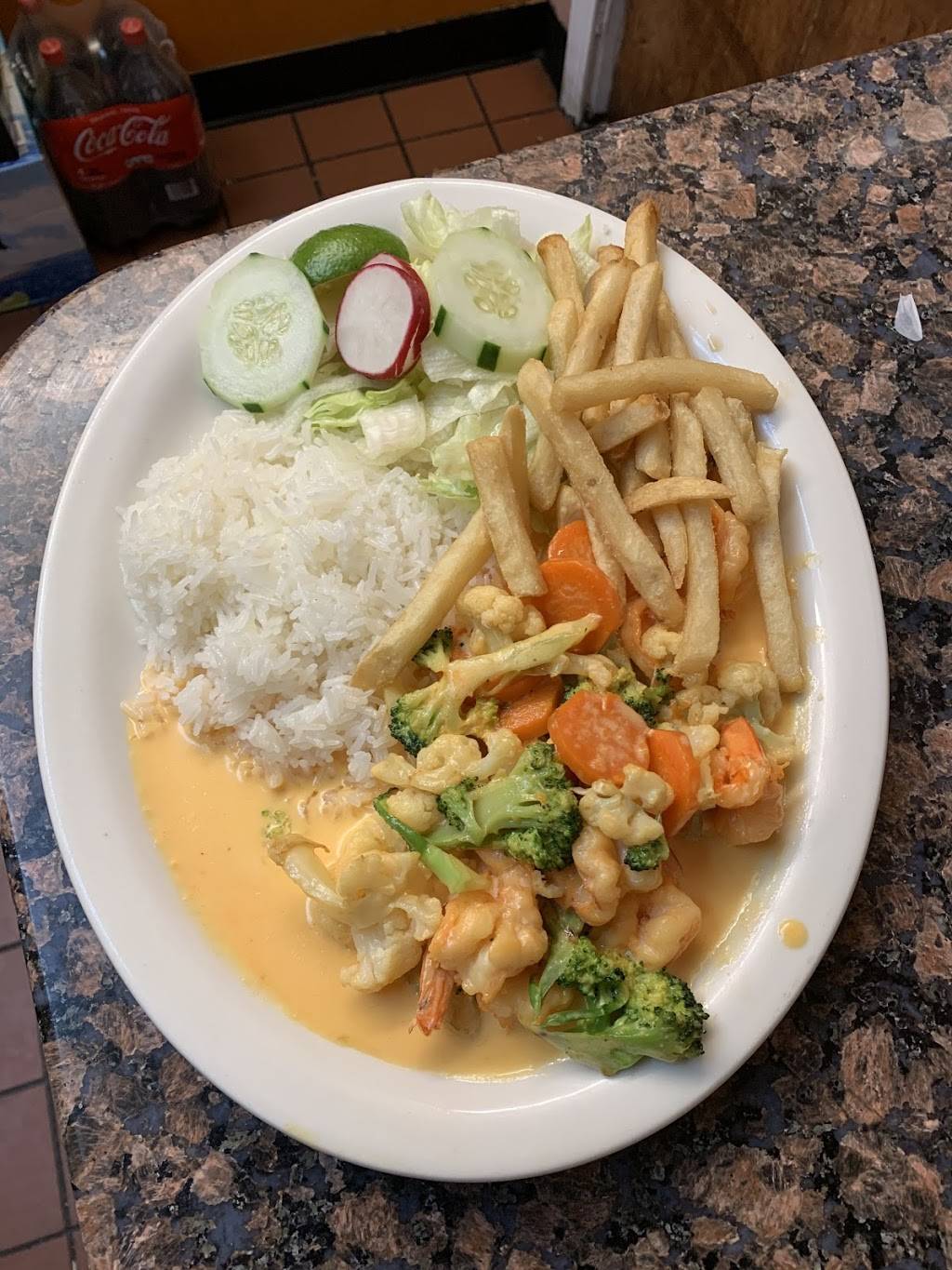 Los Amigos | restaurant | 339 Broadway, Chelsea, MA 02150, USA | 6178870484 OR +1 617-887-0484