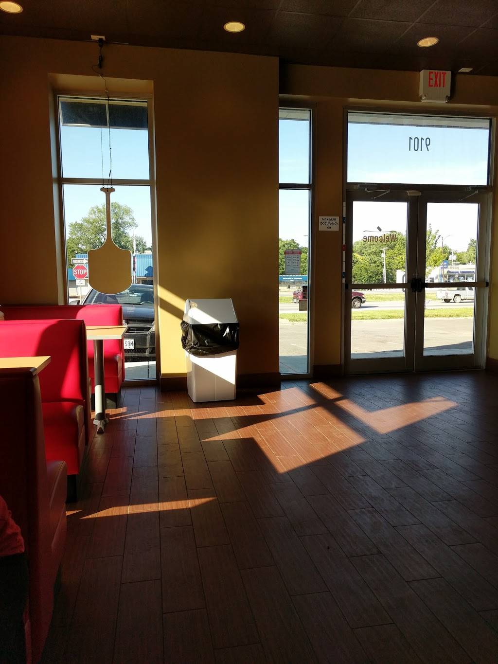 Dominos Pizza | meal delivery | 9103 E State Rte 350, Raytown, MO 64133, USA | 8168860350 OR +1 816-886-0350