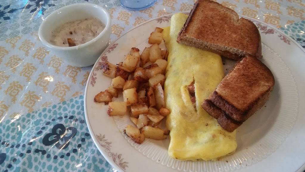 The North Star Family Restaurant | restaurant | 114 Church St, Alexandria Bay, NY 13607, USA | 3154825825 OR +1 315-482-5825