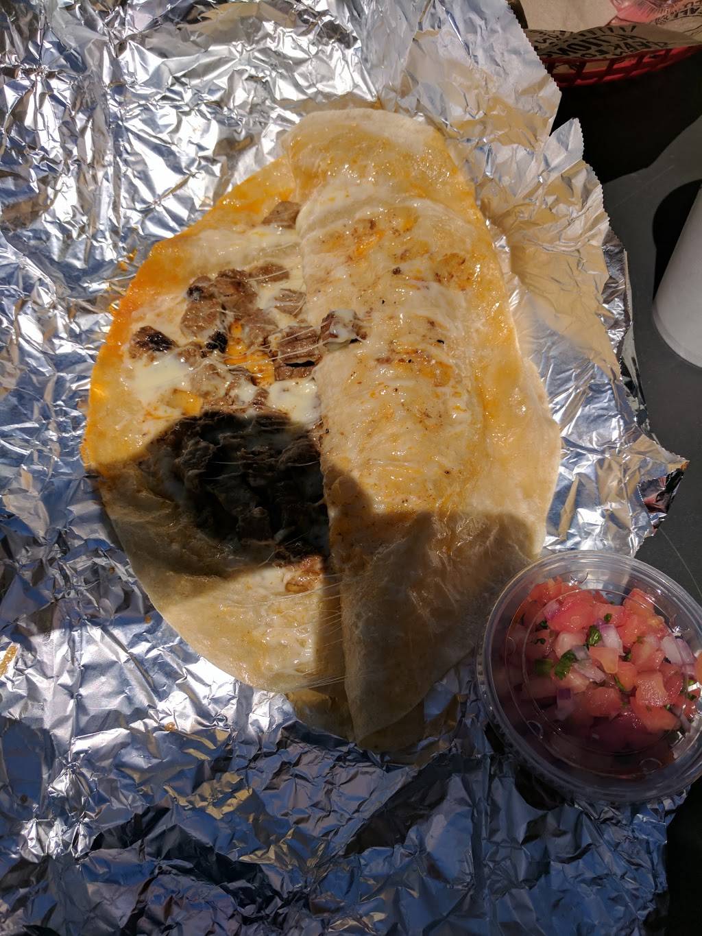 Chipotle Mexican Grill | restaurant | 695 Roosevelt Rd, Glen Ellyn, IL 60137, USA | 6304694035 OR +1 630-469-4035