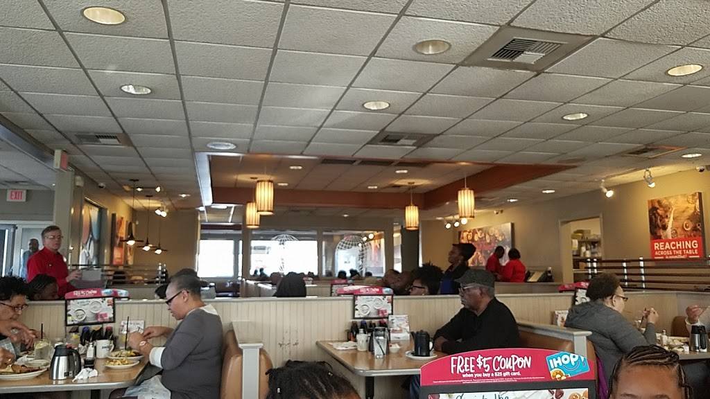 IHOP | restaurant | 2990 Donnell Dr, Forestville, MD 20747, USA | 3019679300 OR +1 301-967-9300