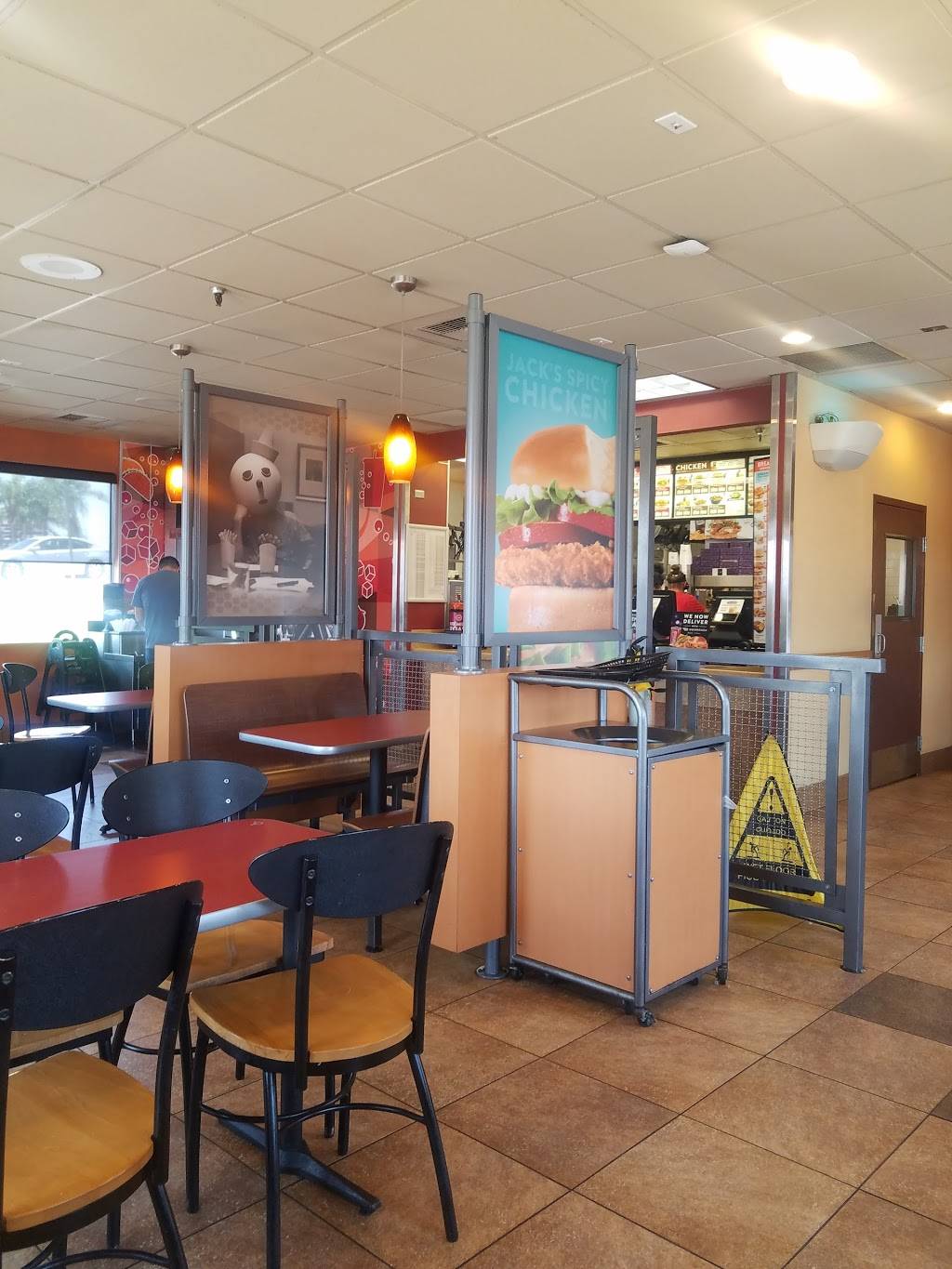 Jack in the Box | restaurant | 10151 Ben Nevis Blvd, Riverside, CA 92509, USA | 9516811189 OR +1 951-681-1189