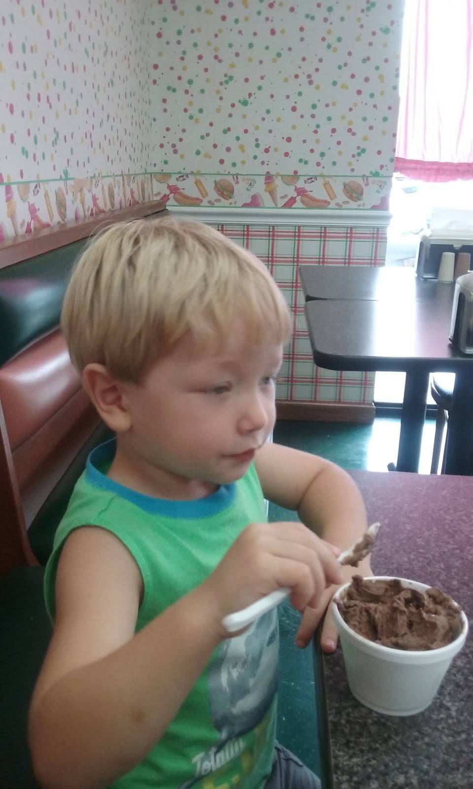 Ice Castle Inc | restaurant | 2514 E Walnut Ave # 1, Dalton, GA 30721, USA | 7062785411 OR +1 706-278-5411