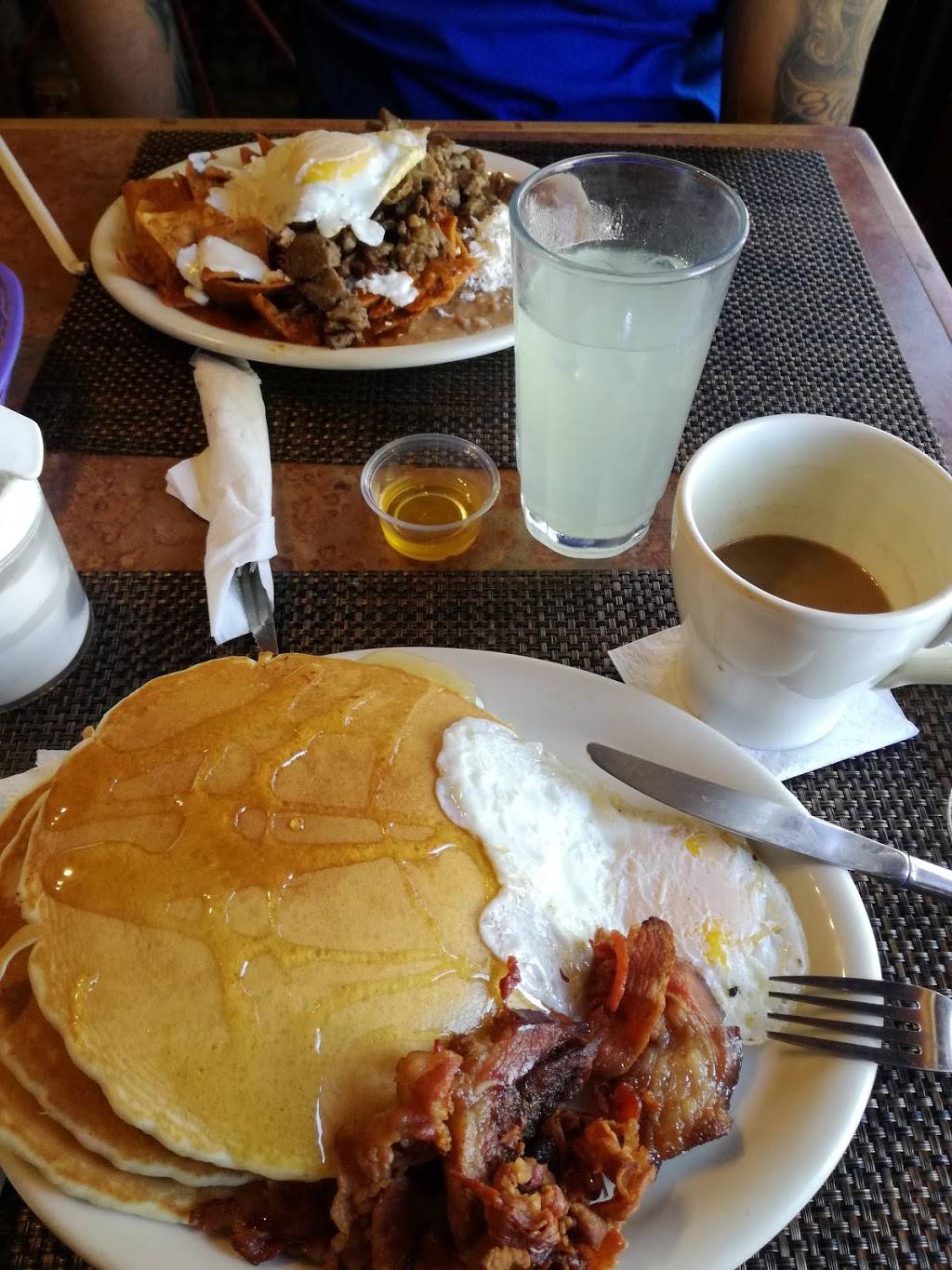 Restaurant los Panchos | restaurant | Avenida Josefa O. de Domínguez 1050, Independencia, 22480 Ensenada, B.C., Mexico | 016462066316 OR +52 646 206 6316