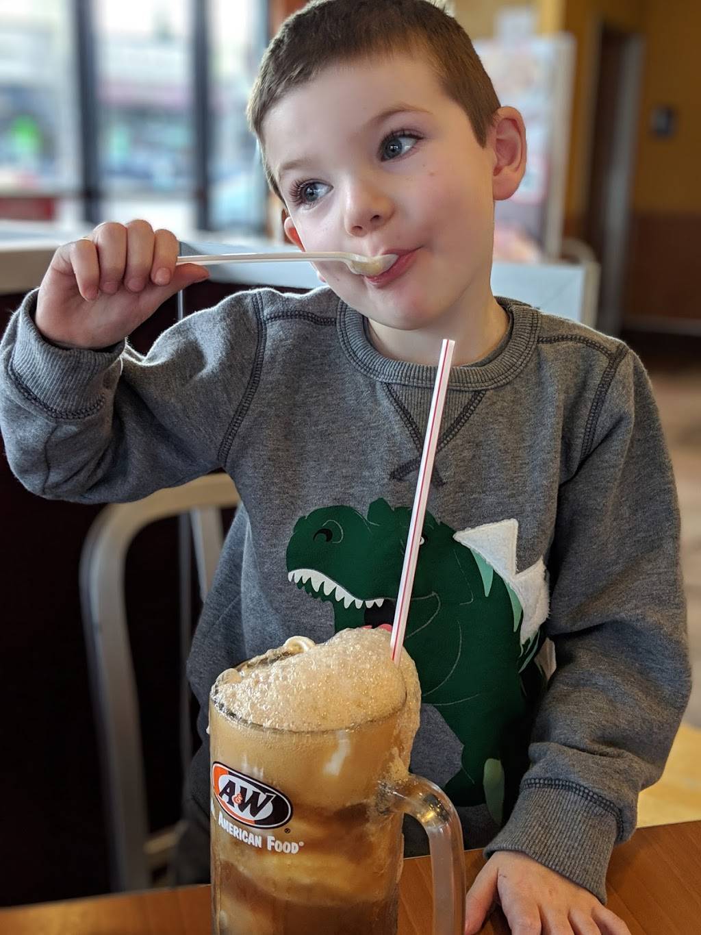 A&W Restaurant | restaurant | 1101 SW 1st Ave, Canby, OR 97013, USA | 5032666171 OR +1 503-266-6171