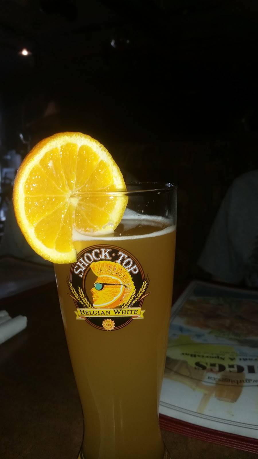 Biggs Restaurant & Sports Bar | restaurant | 405 Notre Dame St, Belle River, ON N0R 1A0, Canada | 5197280854 OR +1 519-728-0854