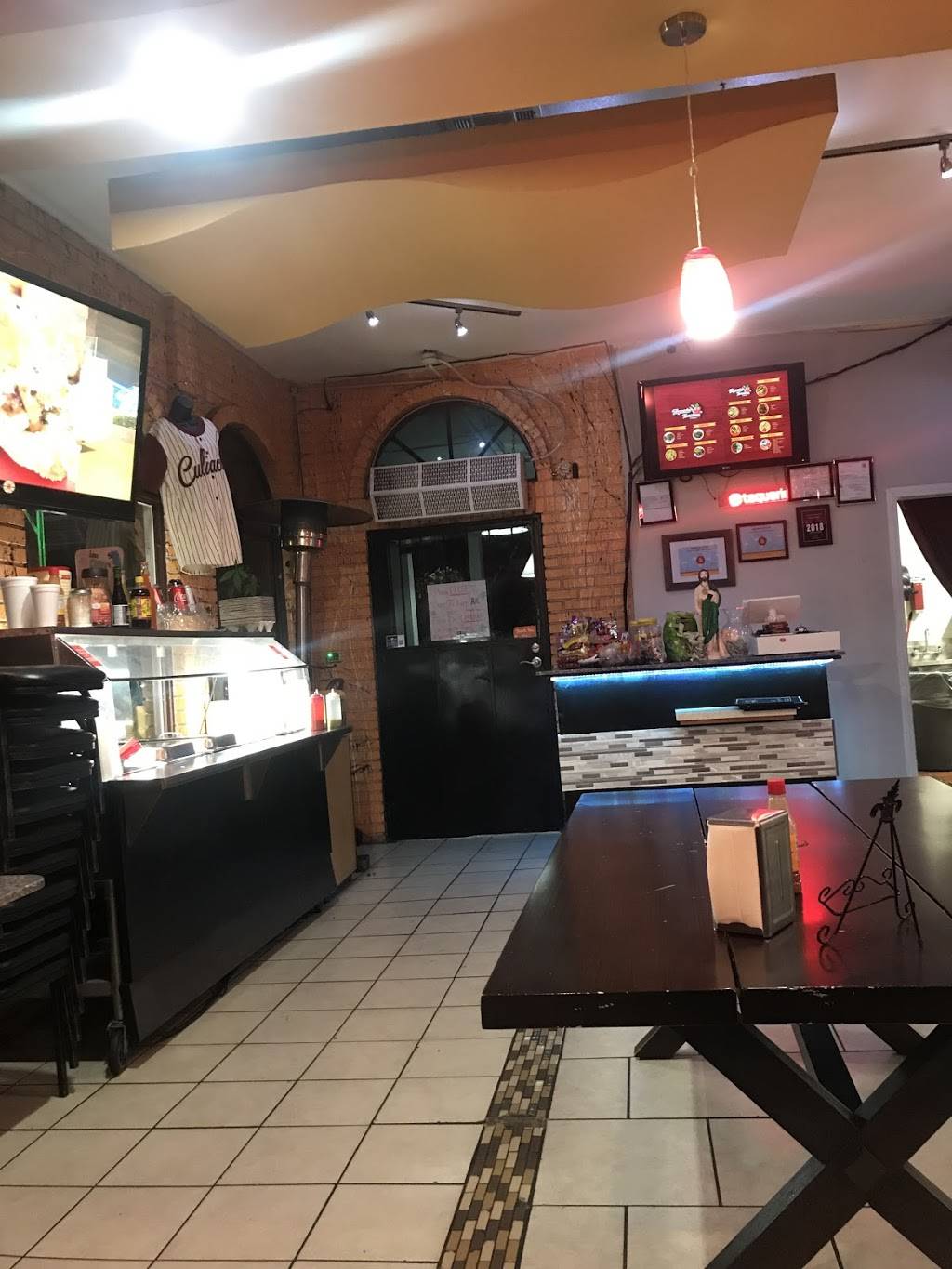 Taqueria Tomateros | restaurant | 9164 Magnolia Ave, Riverside, CA 92503, USA | 9092571545 OR +1 909-257-1545