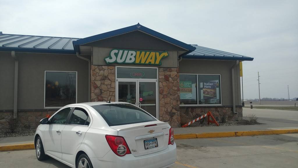 Subway | meal takeaway | 1706 Pierce Ave, Hwy 60 By-Pass, Sibley, IA 51249, USA | 7127544848 OR +1 712-754-4848