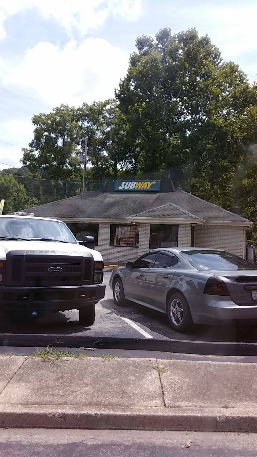 Subway | restaurant | US-460, Frenchburg, KY 40322, USA | 6067683800 OR +1 606-768-3800