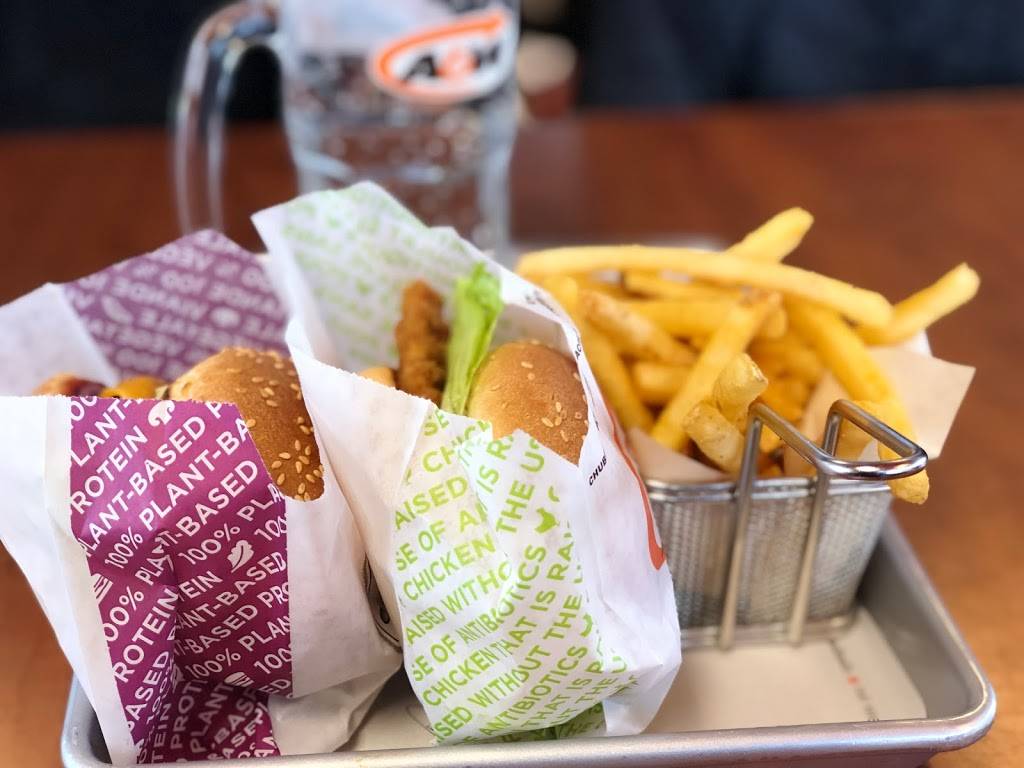 A&W Canada | restaurant | 5880 Mavis Rd, Mississauga, ON L5V 3B7, Canada | 6474794020 OR +1 647-479-4020