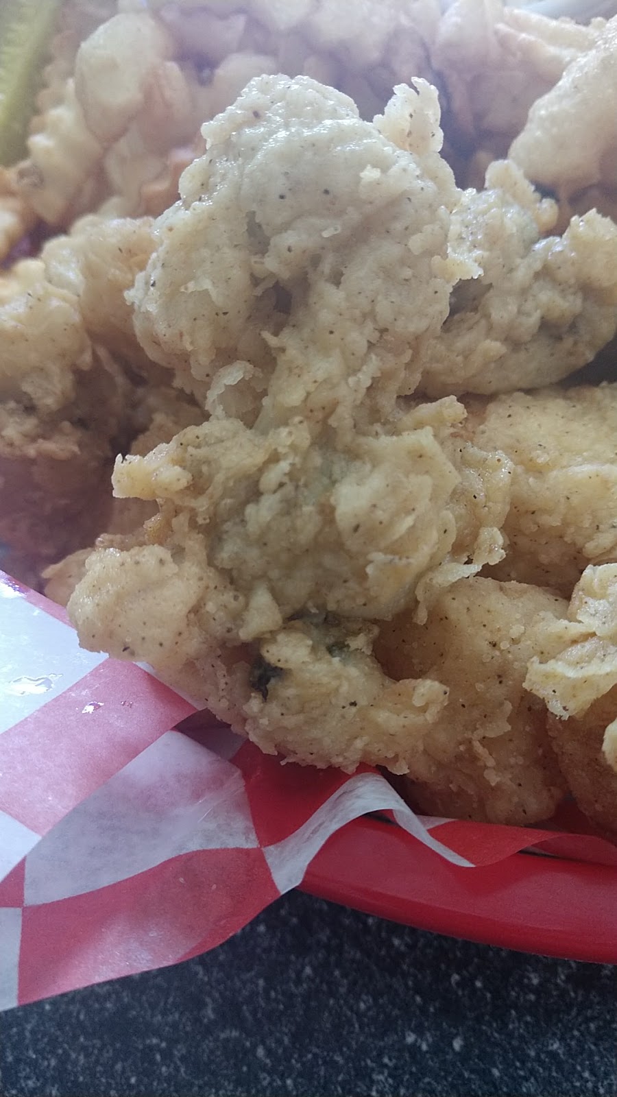 Charlies Seafood Market | restaurant | 20 School St, Lincoln, ME 04457, USA | 2077943100 OR +1 207-794-3100