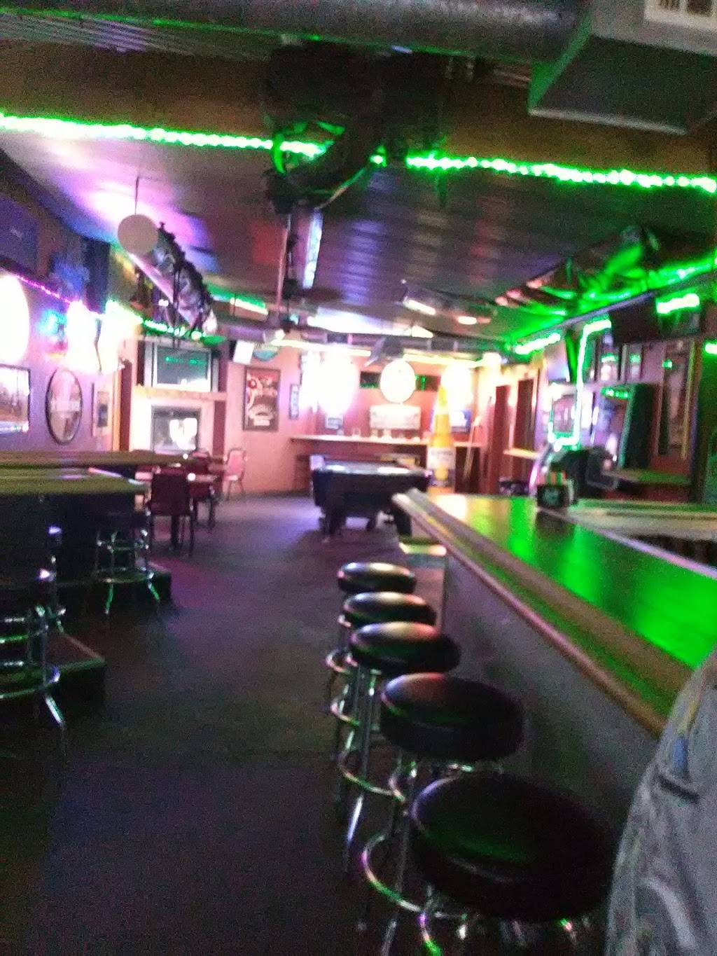 Oasis Saloon | restaurant | 757 Academy Ave, Sanger, CA 93657, USA | 5598751390 OR +1 559-875-1390