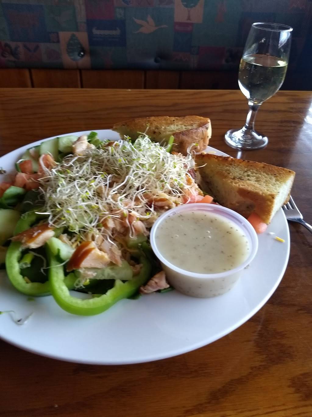 Don & GGs Food and Spirits | restaurant | 1300 E Cloverland Dr, Ironwood, MI 49938, USA | 9069322312 OR +1 906-932-2312