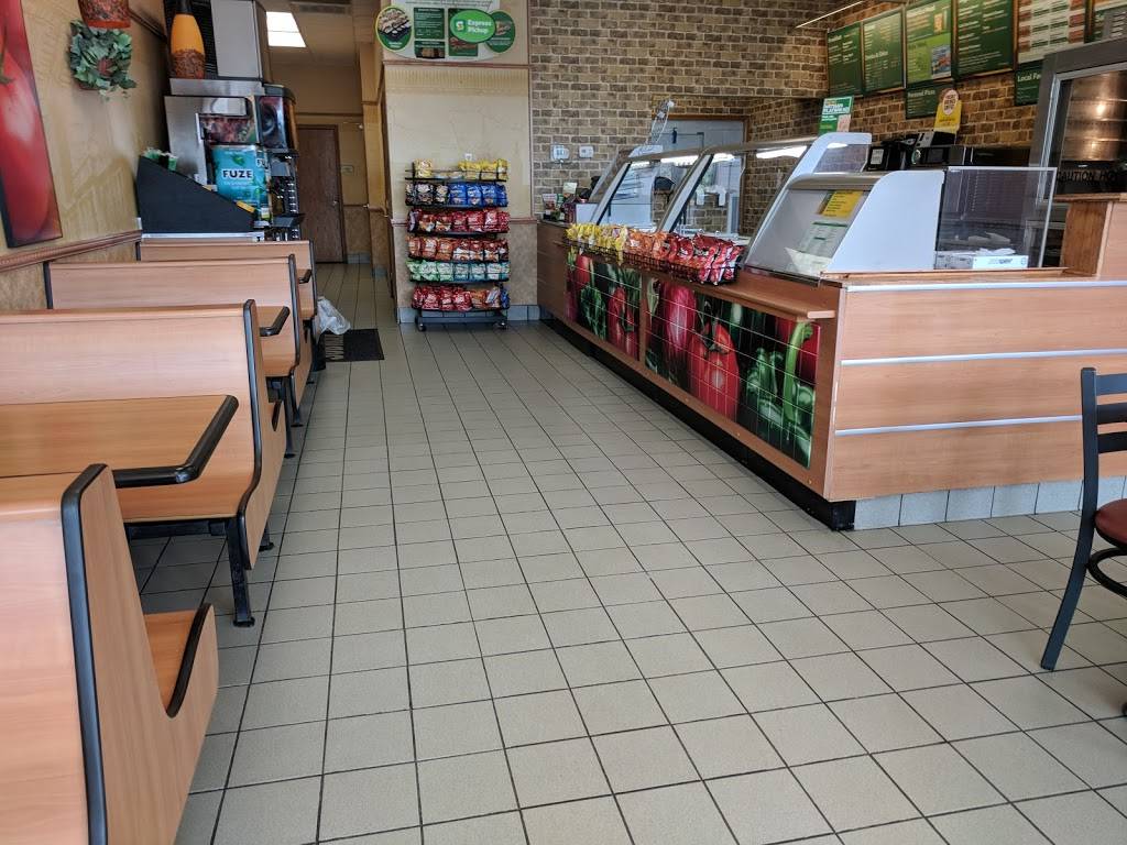 Subway | restaurant | 264 Turkeysag Trail, Palmyra, VA 22963, USA | 4345896882 OR +1 434-589-6882
