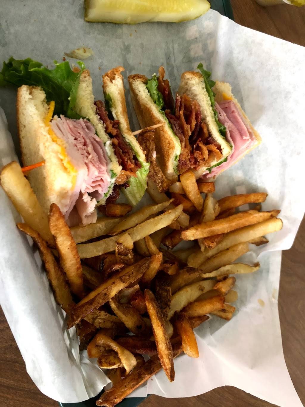 Pats Place | restaurant | 202 S Union Ave, New Braunfels, TX 78130, USA | 8306259070 OR +1 830-625-9070