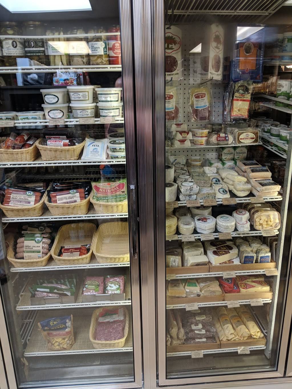 Chilmark General Store | restaurant | 7 State Rd, Chilmark, MA 02535, USA | 5086453739 OR +1 508-645-3739