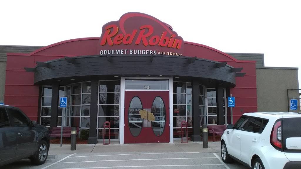 Red Robin Gourmet Burgers and Brews | restaurant | 9810 Riverside Pkwy, Tulsa, OK 74137, USA | 9182960072 OR +1 918-296-0072