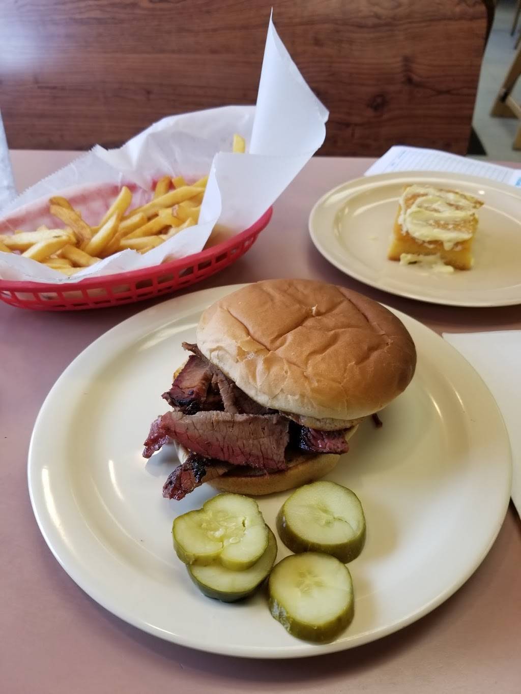 Prince George Family BBQ | restaurant | 4605 County Dr, Disputanta, VA 23842, USA | 8047323278 OR +1 804-732-3278