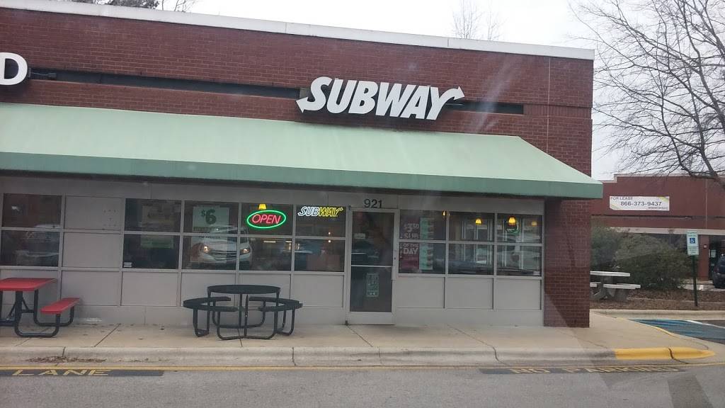 Subway | restaurant | 921 N Harrison Ave, Cary, NC 27513, USA | 9194672424 OR +1 919-467-2424