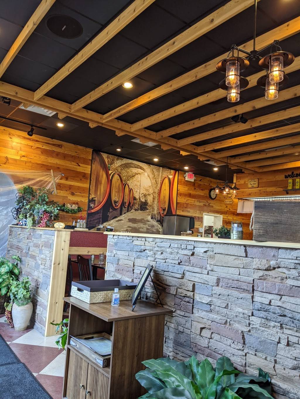 Valentinis Vicino Lago | restaurant | 4960 Miller Trunk Hwy, Hermantown, MN 55811, USA | 2187285900 OR +1 218-728-5900