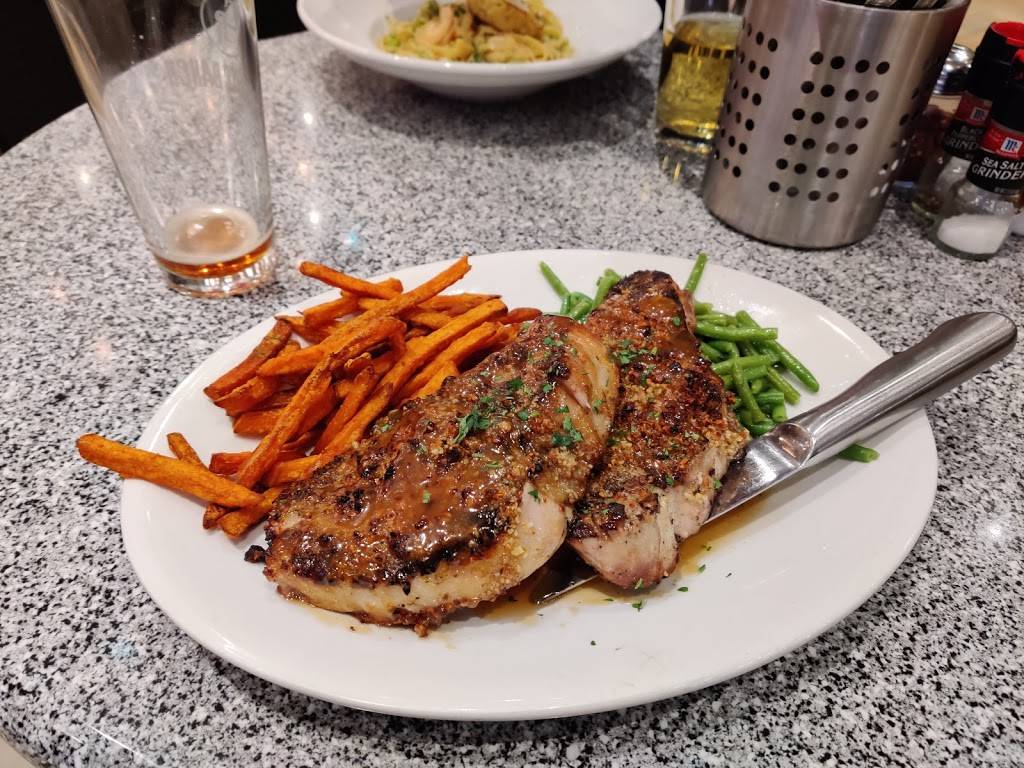 Cadillac Ranch | restaurant | 352 South Avenue, Bloomington, MN 55425, USA | 9528541004 OR +1 952-854-1004