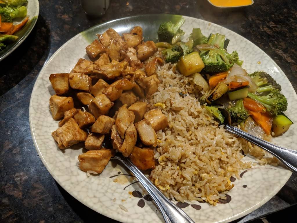 Fujiyama Japanese Cuisine | restaurant | 225 N Giant City Rd, Carbondale, IL 62901, USA | 6185492000 OR +1 618-549-2000