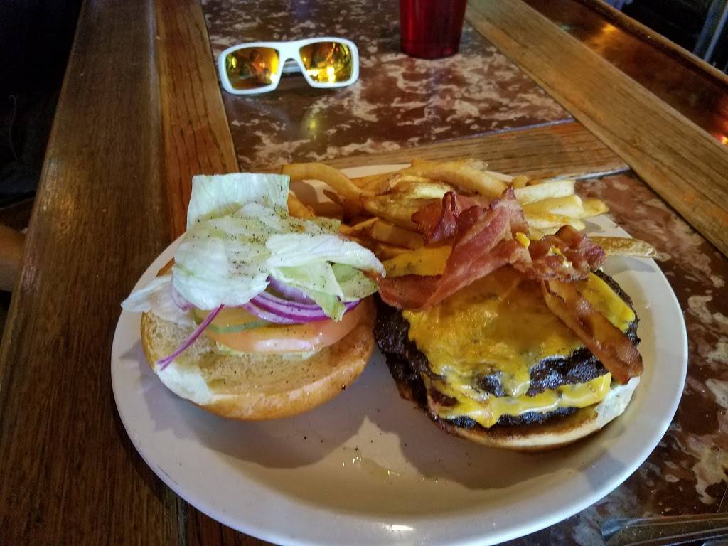 Majestic Saloon | restaurant | 3140 S Parker Rd, Aurora, CO 80014, USA | 3036954478 OR +1 303-695-4478