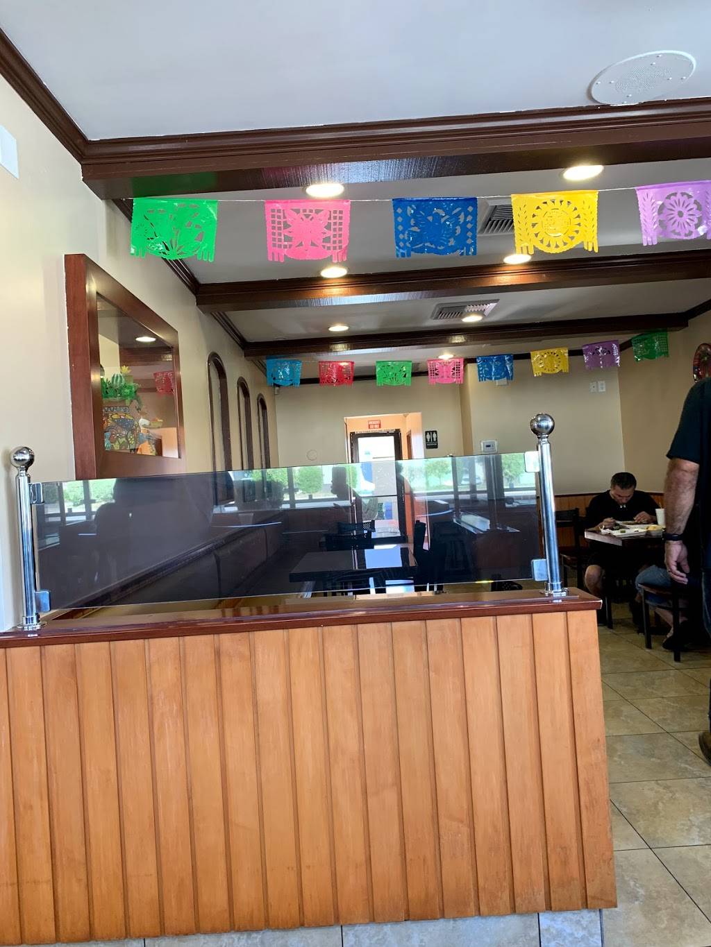 Super Sergio’s | restaurant | 14660 Pipeline Ave, Chino, CA 91710, USA | 9095485900 OR +1 909-548-5900